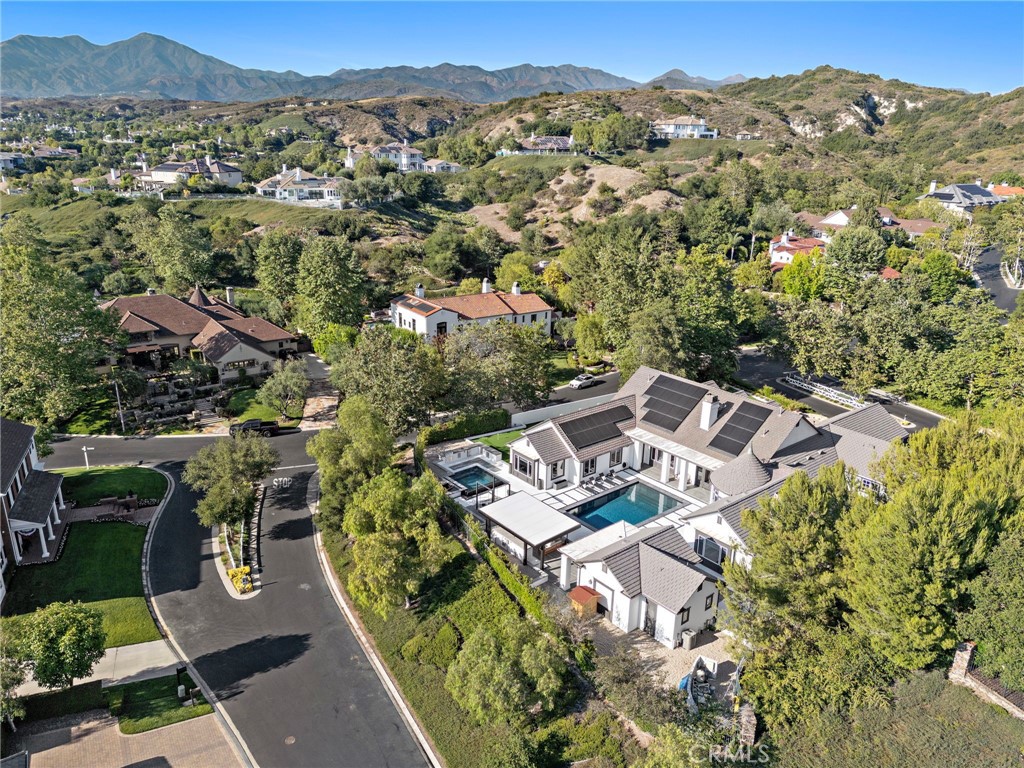 1 Falconridge Drive