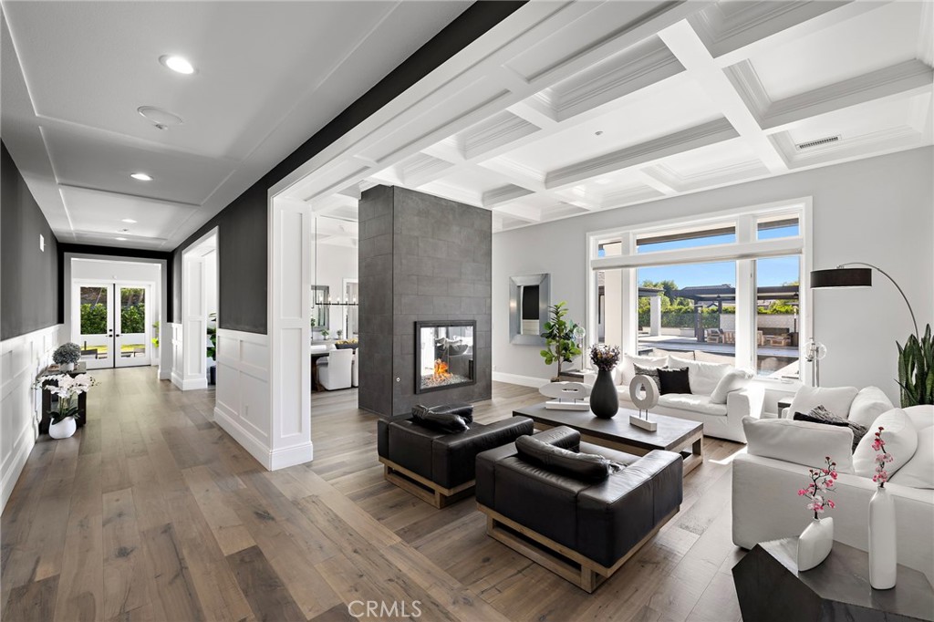 1 Falconridge Drive