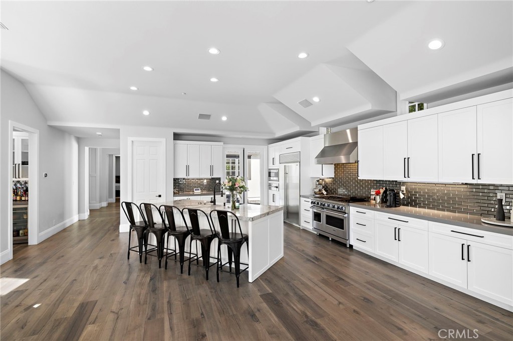 1 Falconridge Drive