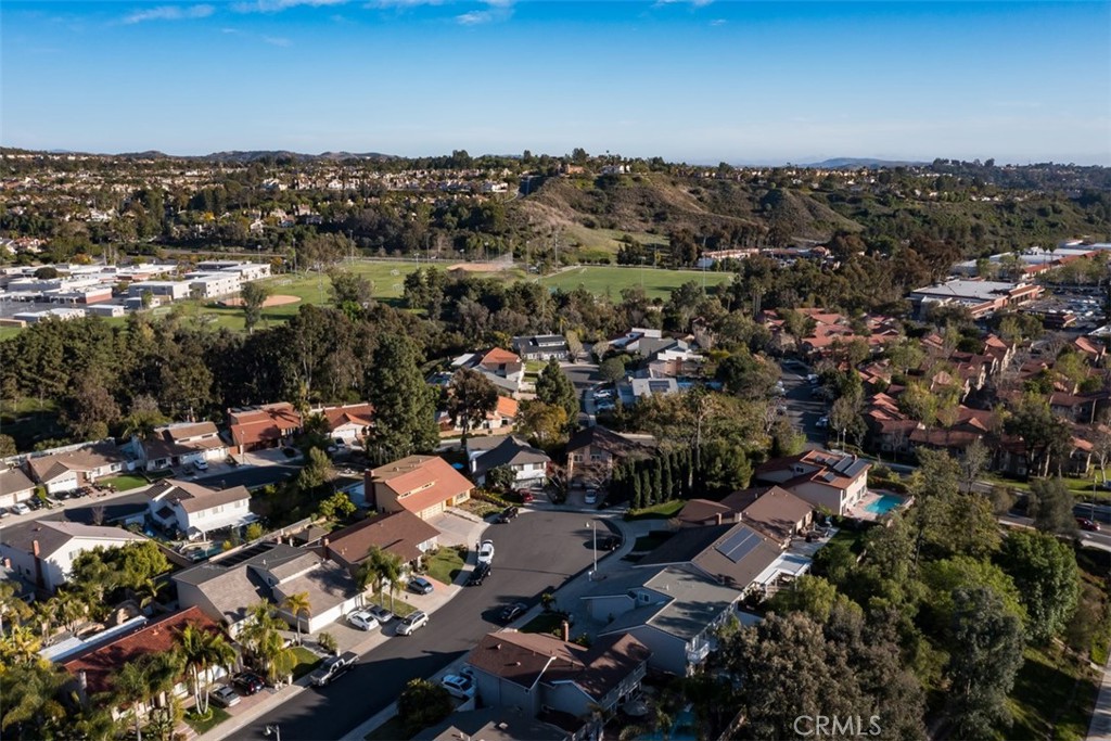 24911 Via Santa Cruz