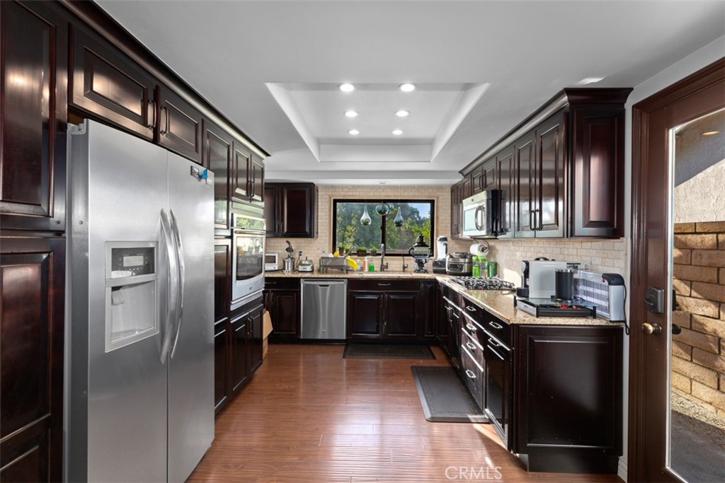 24911 Via Santa Cruz