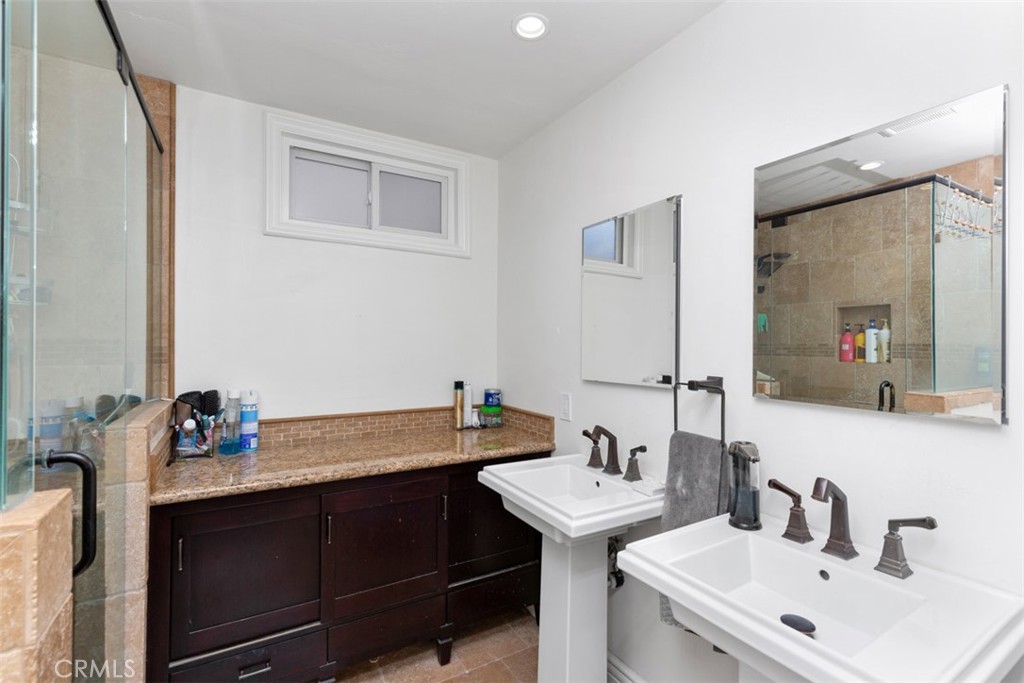 24911 Via Santa Cruz