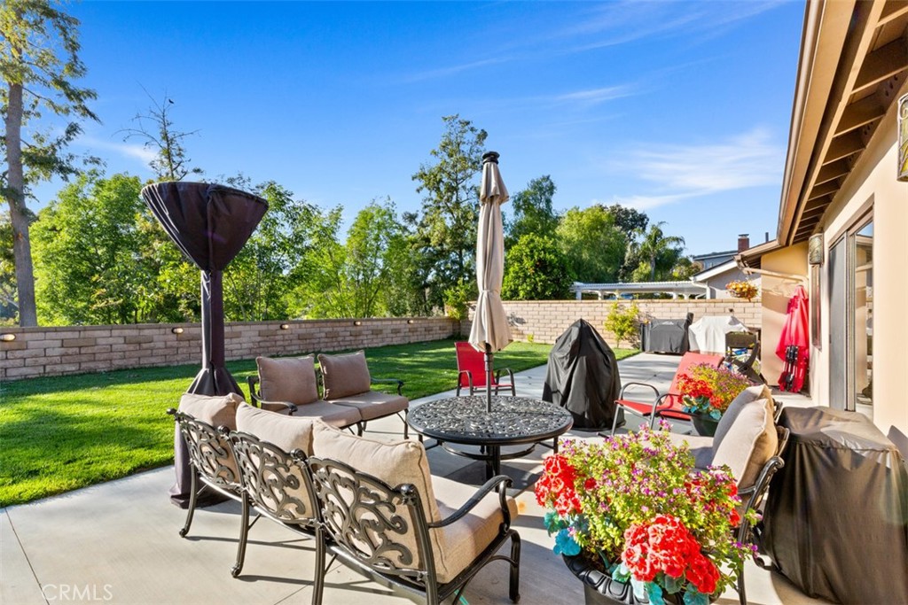 24911 Via Santa Cruz