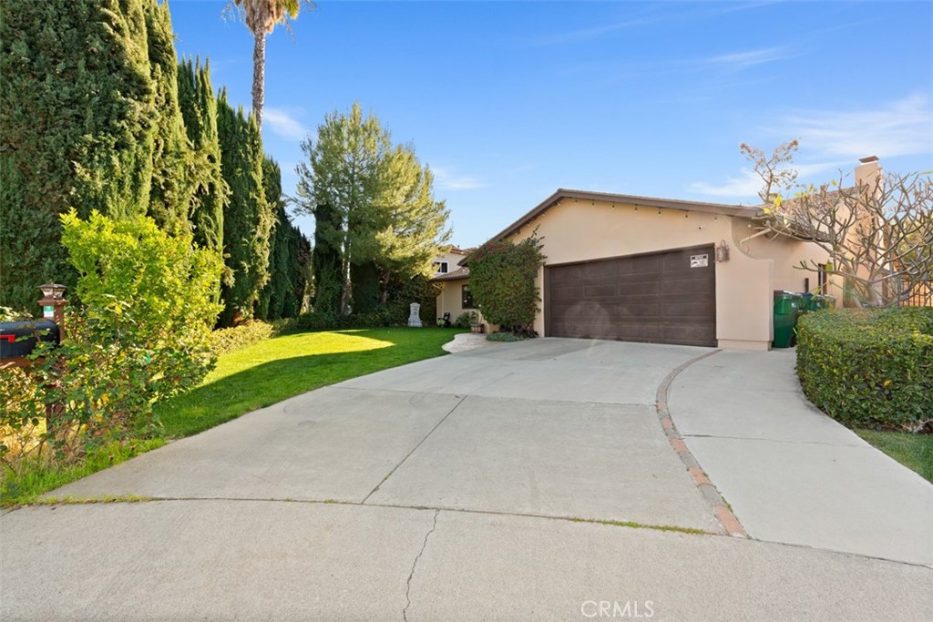 24911 Via Santa Cruz