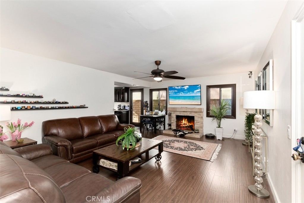 24911 Via Santa Cruz