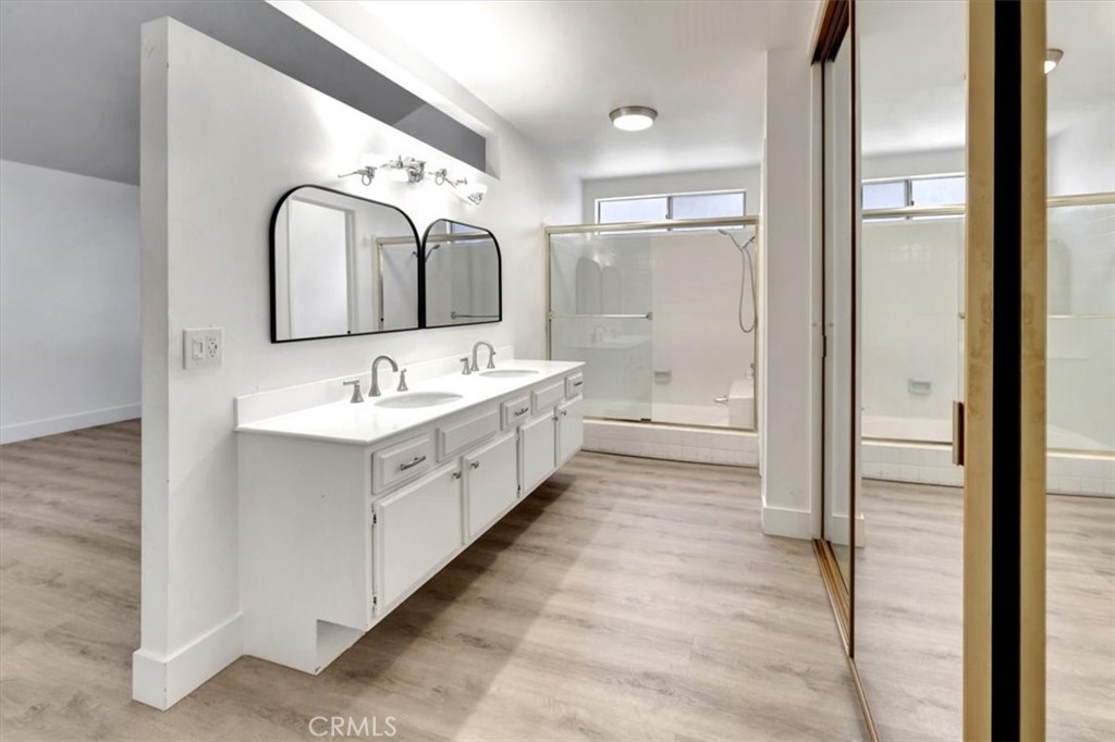 24946 Ravenswood