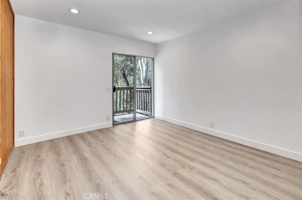24946 Ravenswood