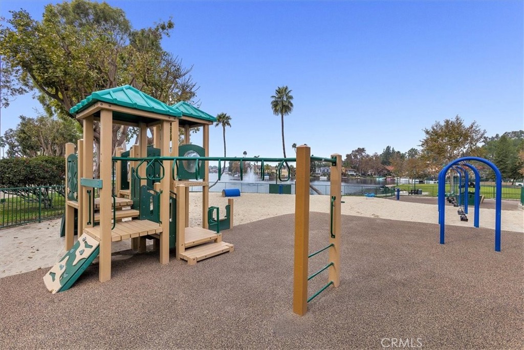 24946 Ravenswood