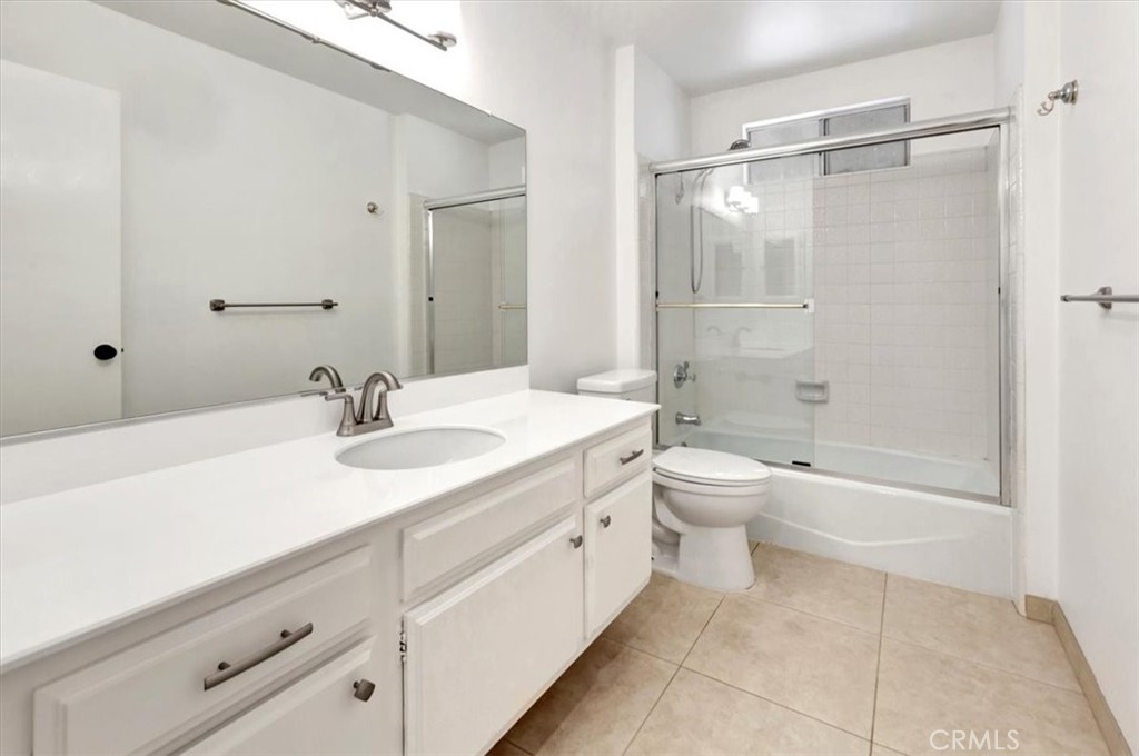 24946 Ravenswood