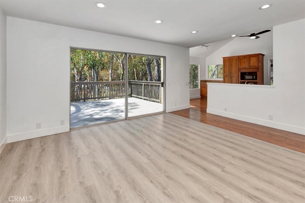 24946 Ravenswood