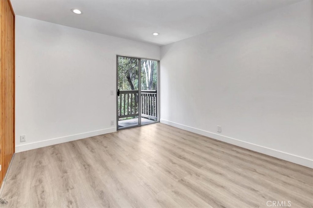 24946 Ravenswood