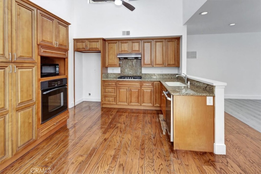 24946 Ravenswood