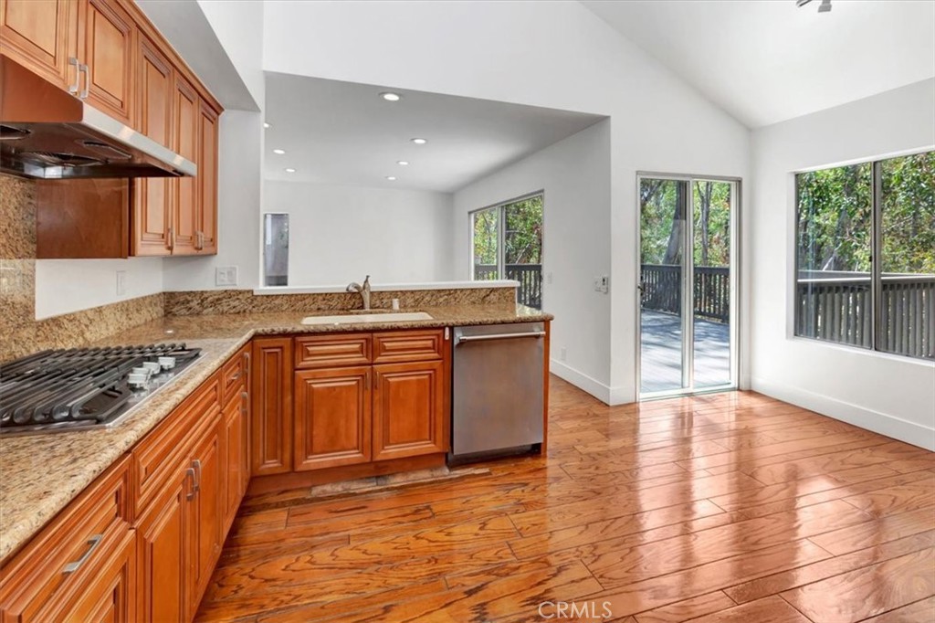 24946 Ravenswood
