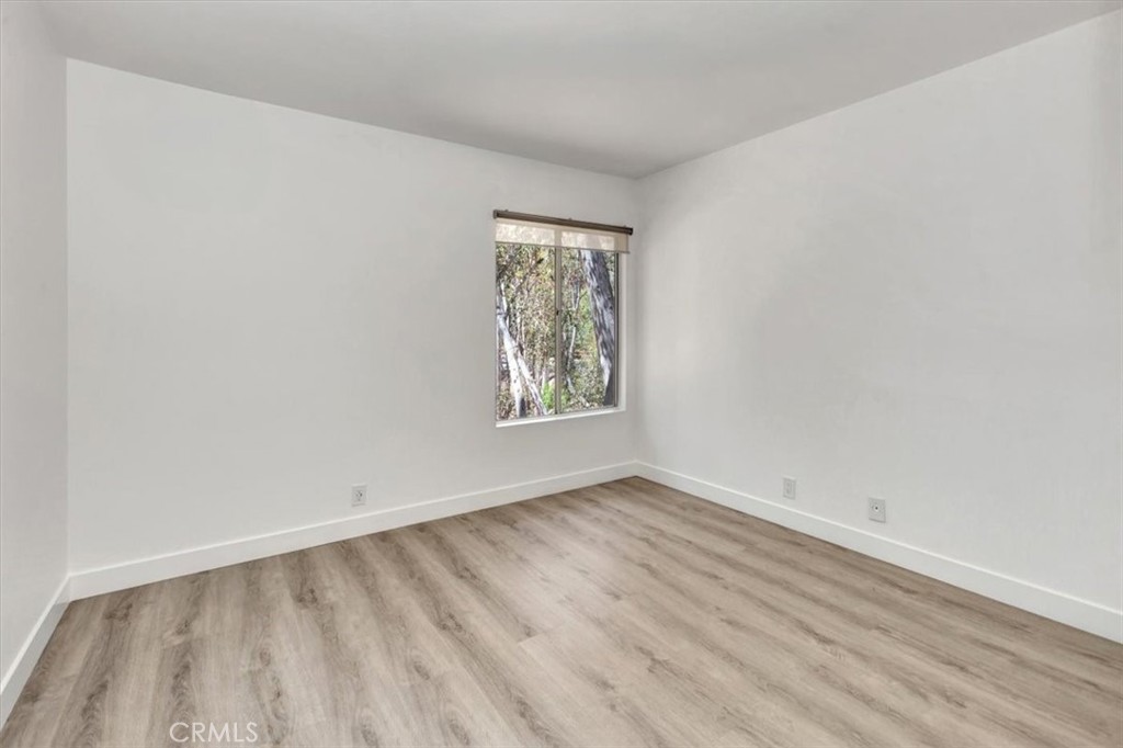 24946 Ravenswood