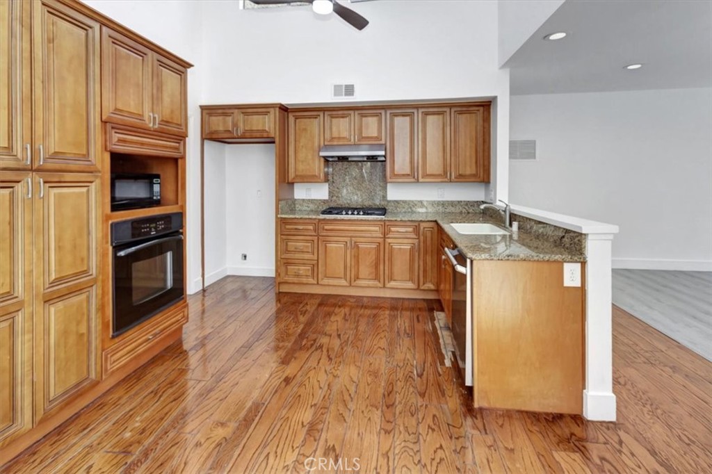 24946 Ravenswood
