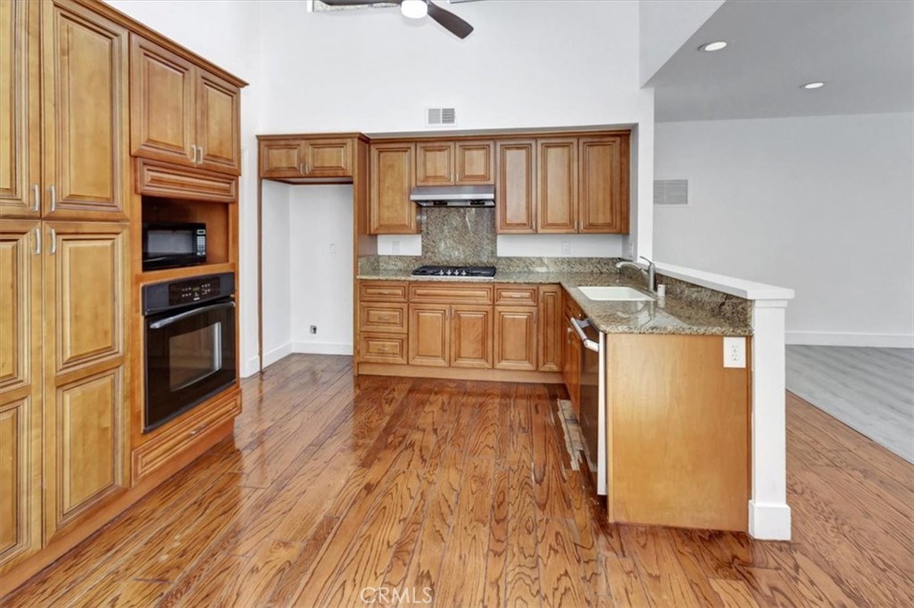 24946 Ravenswood