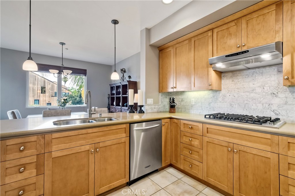 543 LAGUNA Drive