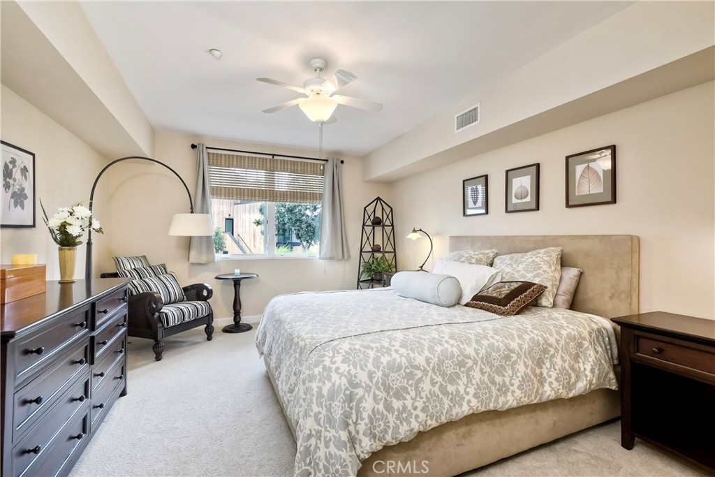 543 LAGUNA Drive