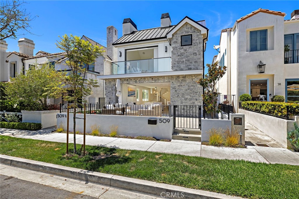 509 Carnation