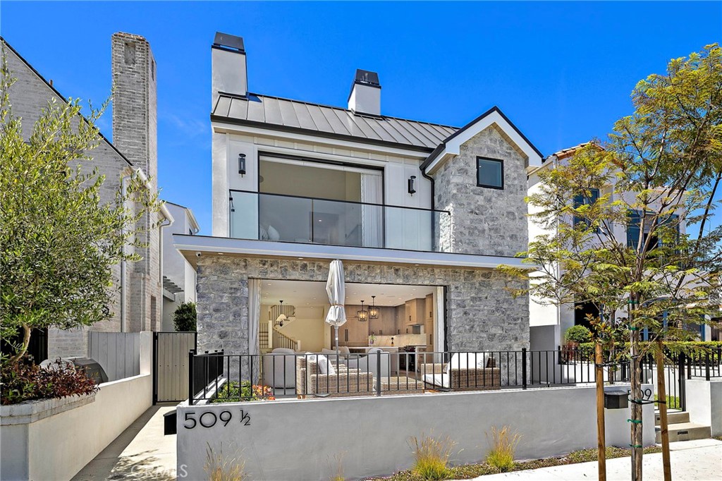 509 Carnation