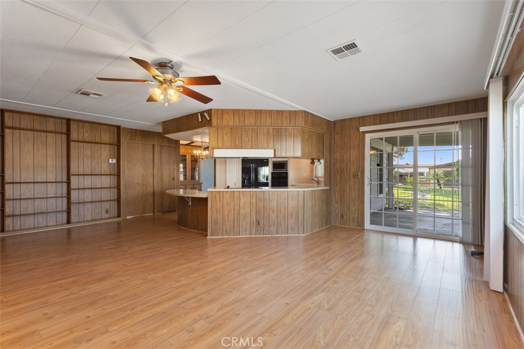 14000 Lake View Dr