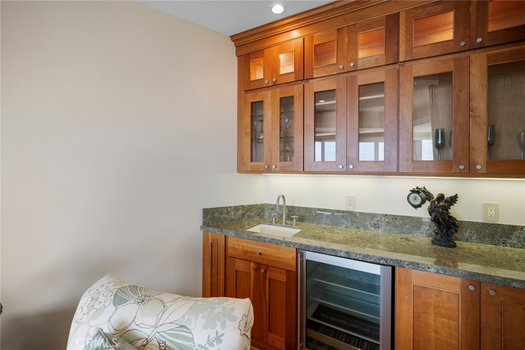 6 Pacific Vista