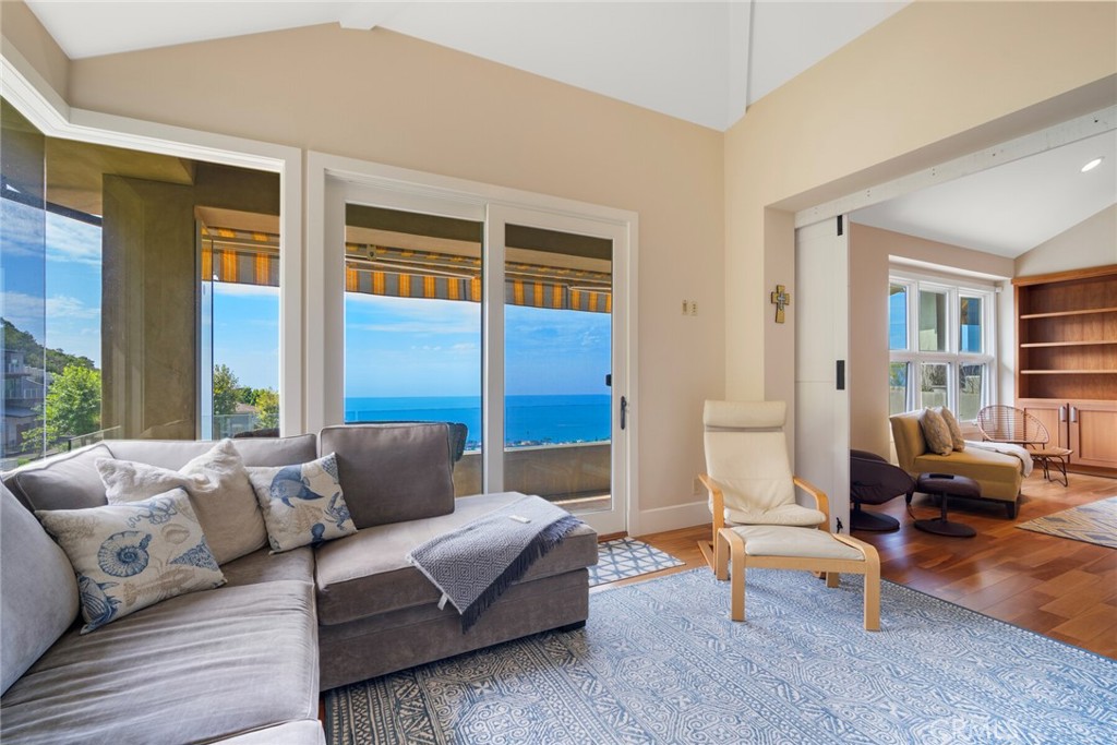 6 Pacific Vista