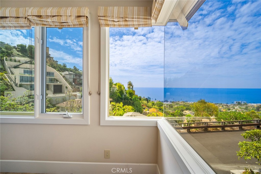 6 Pacific Vista