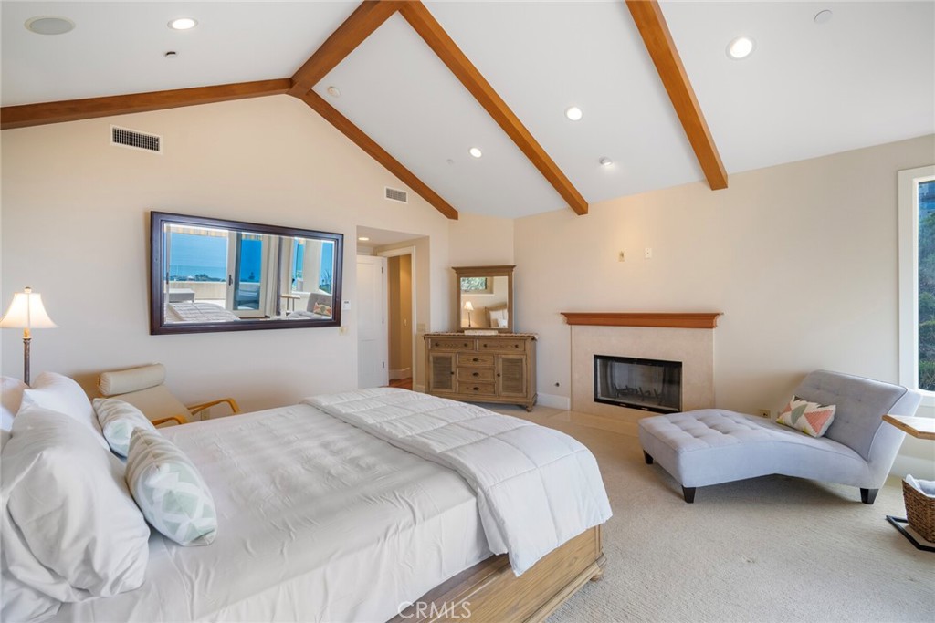 6 Pacific Vista