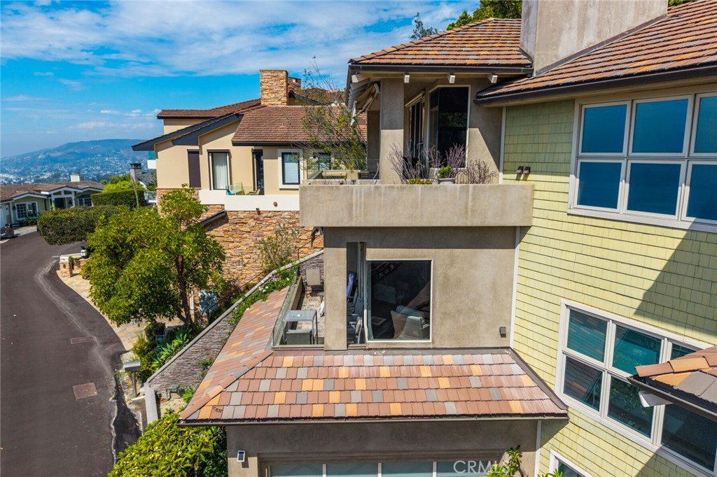 6 Pacific Vista