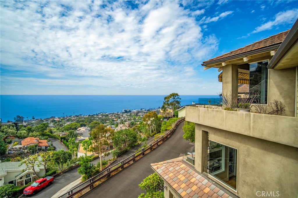6 Pacific Vista