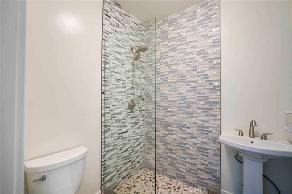 6 Pacific Vista