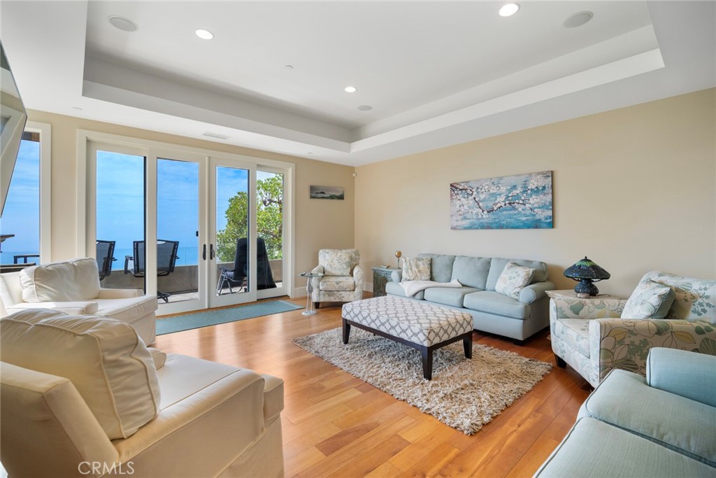 6 Pacific Vista