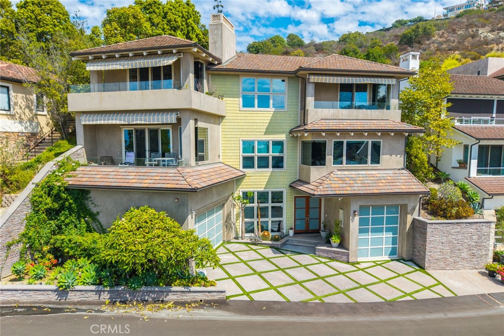 6 Pacific Vista