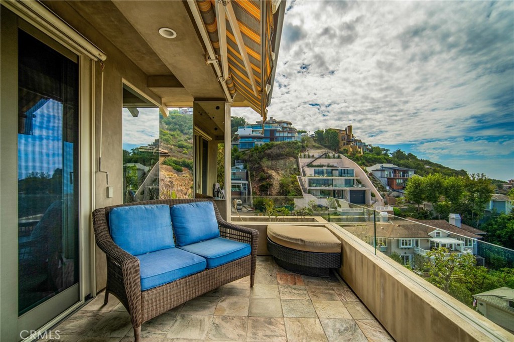 6 Pacific Vista