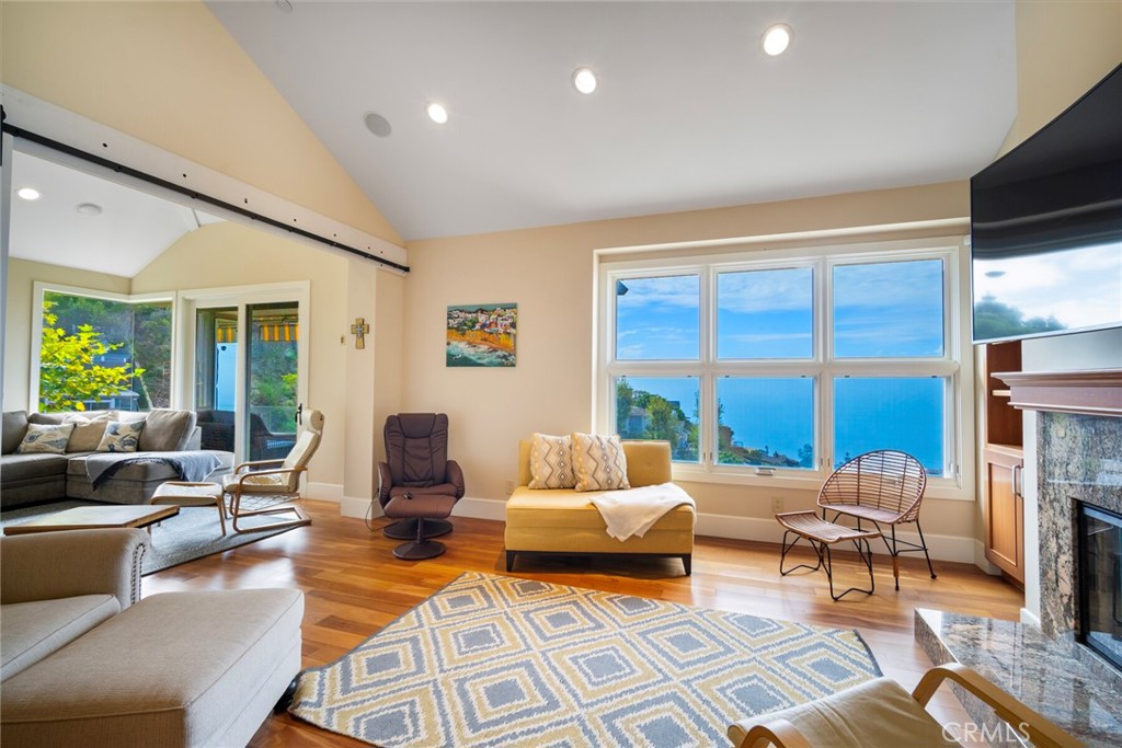6 Pacific Vista