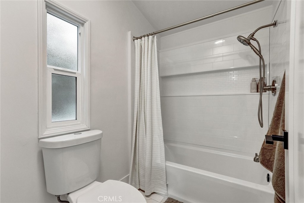 32742 32742 Alipaz Street 56