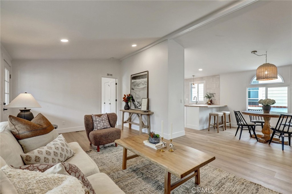 32742 32742 Alipaz Street 56