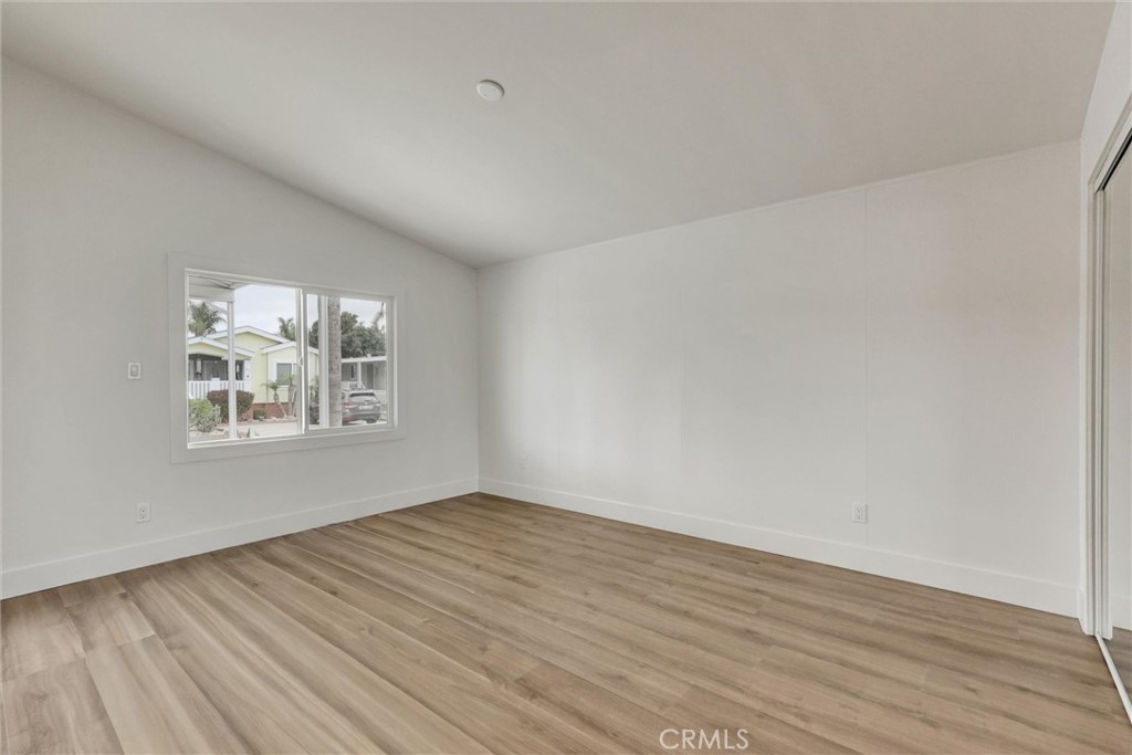 32742 32742 Alipaz Street 56