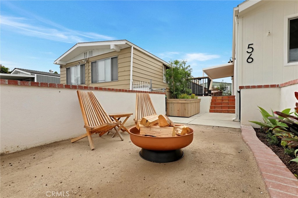 32742 32742 Alipaz Street 56