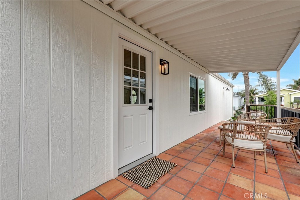 32742 32742 Alipaz Street 56