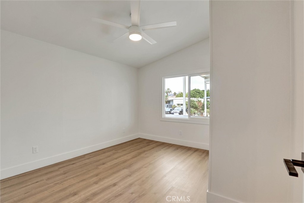 32742 32742 Alipaz Street 56