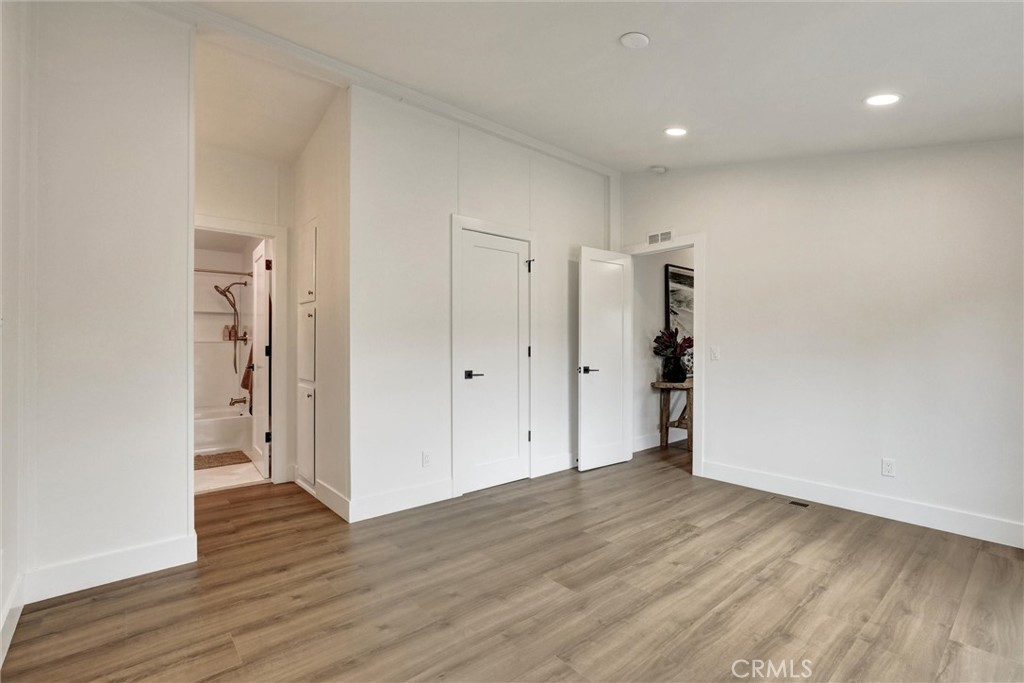 32742 32742 Alipaz Street 56