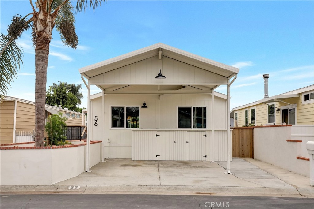 32742 32742 Alipaz Street 56