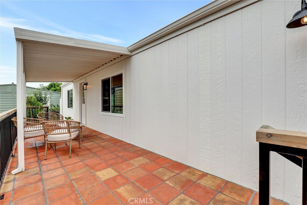 32742 32742 Alipaz Street 56