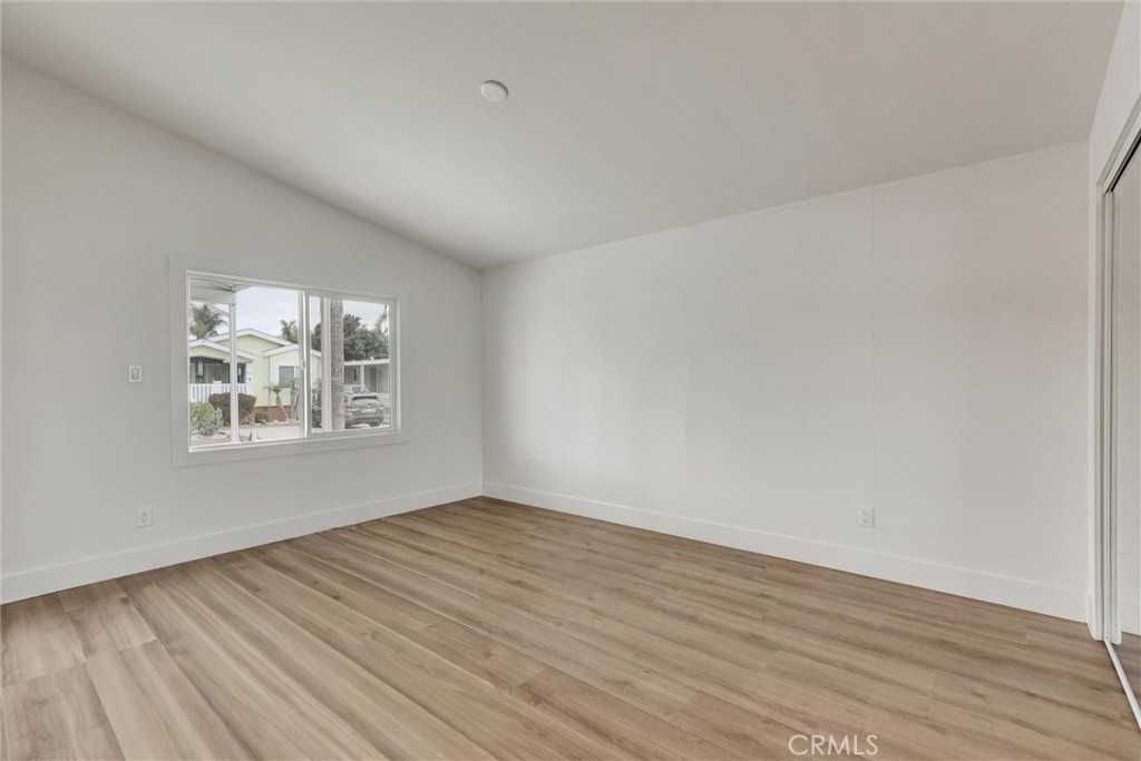 32742 32742 Alipaz Street 56