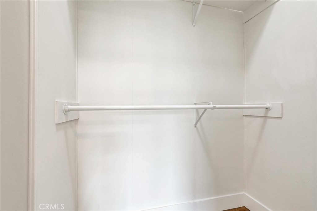 32742 32742 Alipaz Street 56