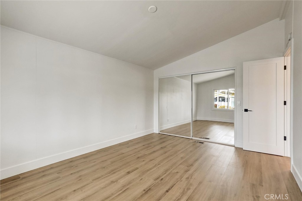 32742 32742 Alipaz Street 56