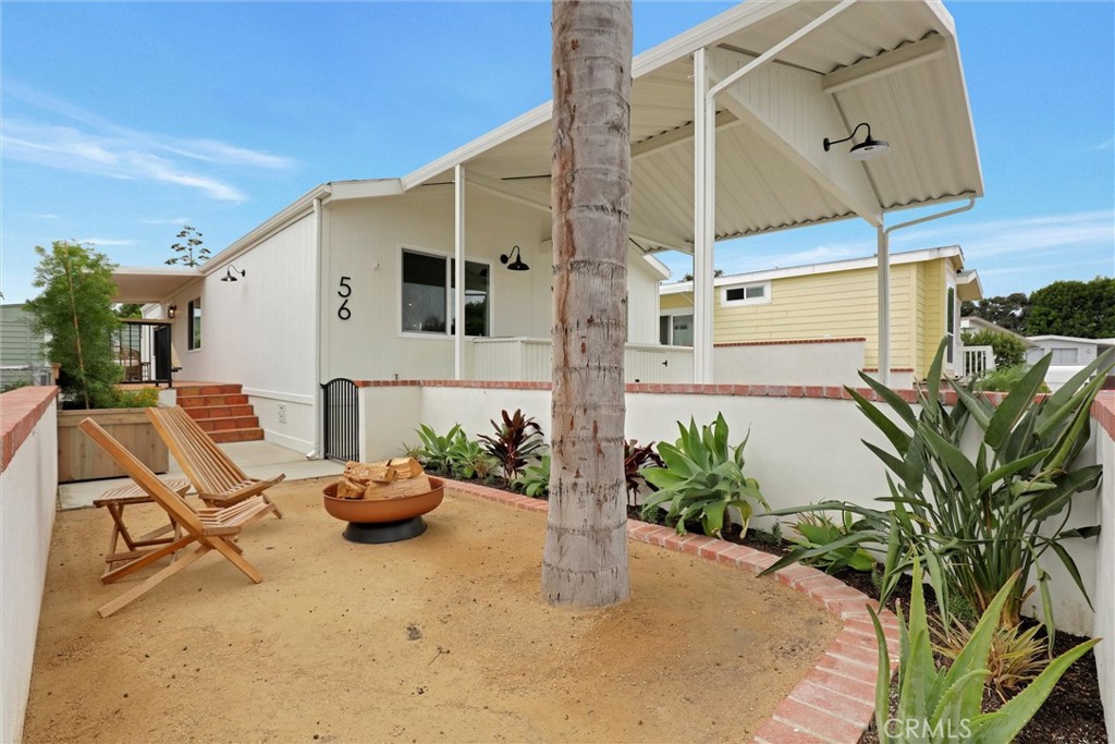 32742 32742 Alipaz Street 56