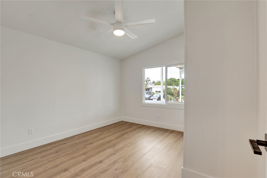 32742 32742 Alipaz Street 56